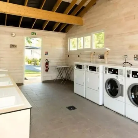 Mobil-home Confortable Avec Terrasse A - Api-1-52-230 *