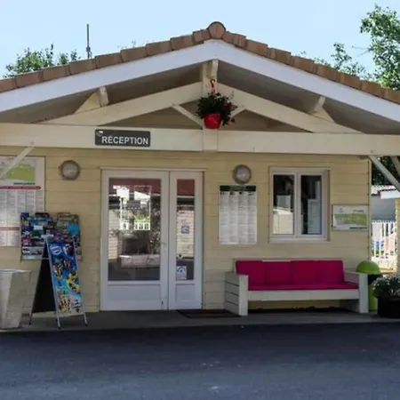 Mobil-home Confortable Avec Terrasse A - Api-1-52-230 Campsite *