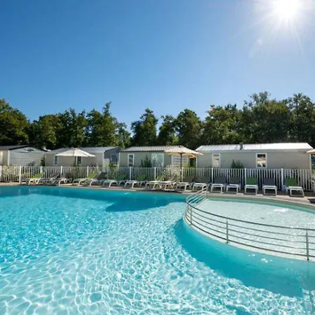 Campsite Mobil-home Confortable Avec Terrasse A - Api-1-52-230 *